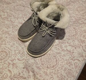 Hey Dude Women's Gray Faux-Fur Lined Casual Slip-On Boots